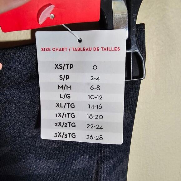 Spanx Look At Me Now Leggings Medium Camo Smoothing Seamless Shaping Seamless - Picture 8 of 9